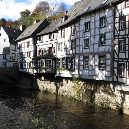 Historisches Haus Im Herzen Von Monschau Exteriör bild