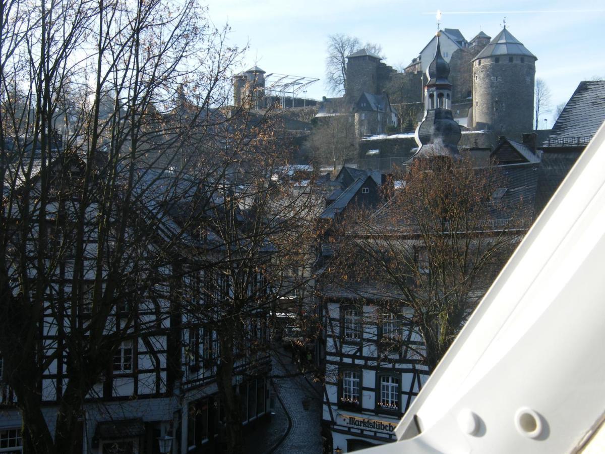 Historisches Haus Im Herzen Von Monschau Exteriör bild