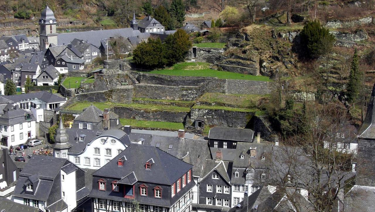 Historisches Haus Im Herzen Von Monschau Exteriör bild