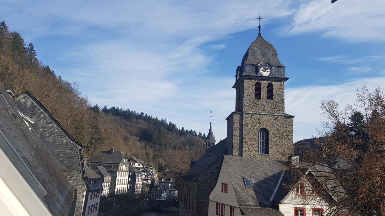 Historisches Haus Im Herzen Von Monschau Exteriör bild