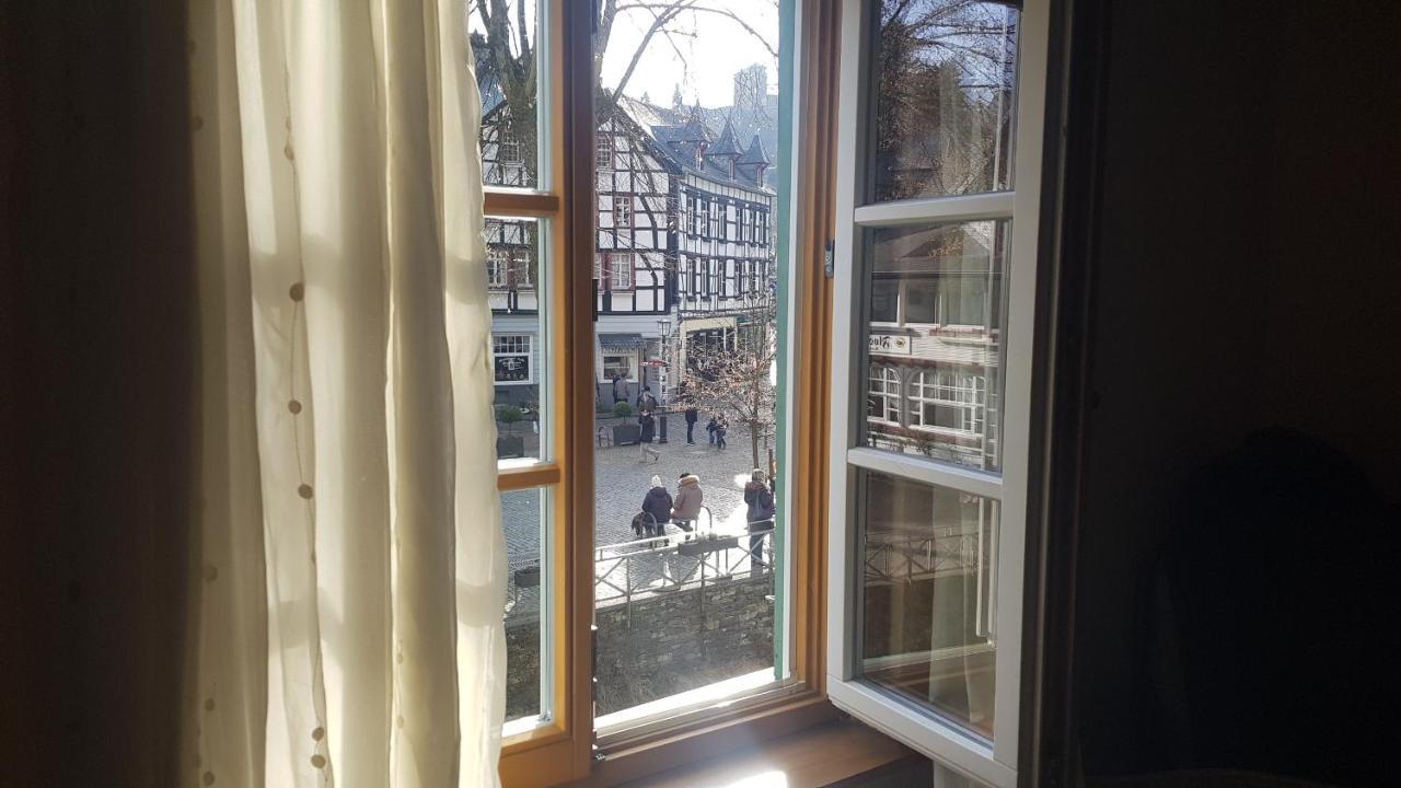 Historisches Haus Im Herzen Von Monschau Exteriör bild