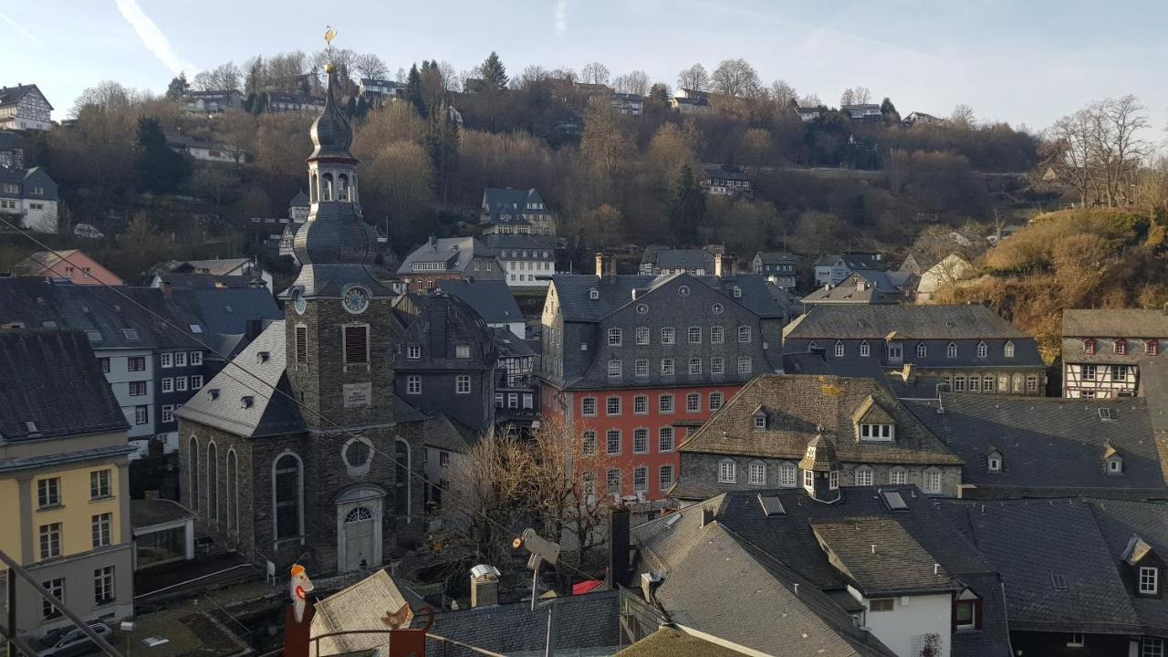 Historisches Haus Im Herzen Von Monschau Exteriör bild